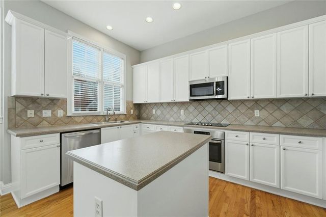 319 Creekbank Way SE, Smyrna, GA 30082