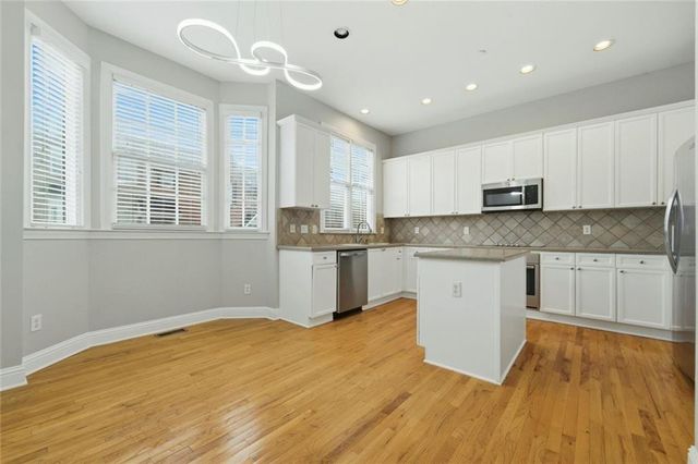 319 Creekbank Way SE, Smyrna, GA 30082