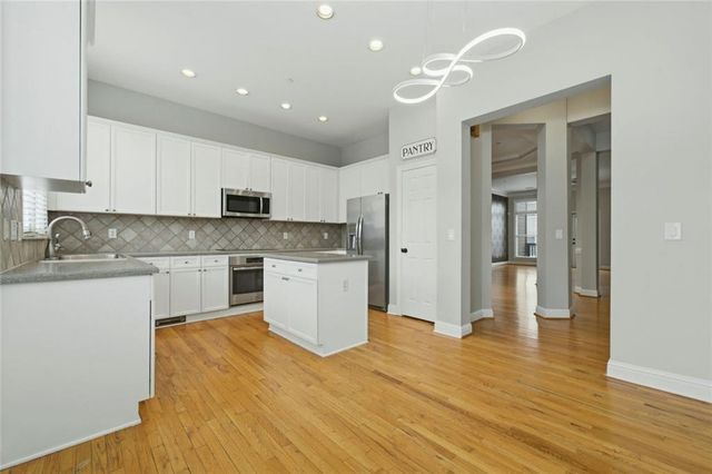 319 Creekbank Way SE, Smyrna, GA 30082