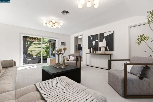 218 Overhill Rd, Orinda, CA 94563