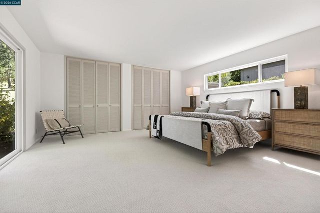 218 Overhill Rd, Orinda, CA 94563