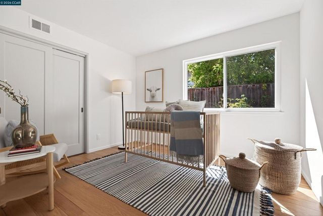 218 Overhill Rd, Orinda, CA 94563
