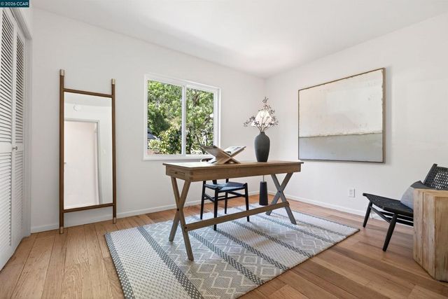 218 Overhill Rd, Orinda, CA 94563