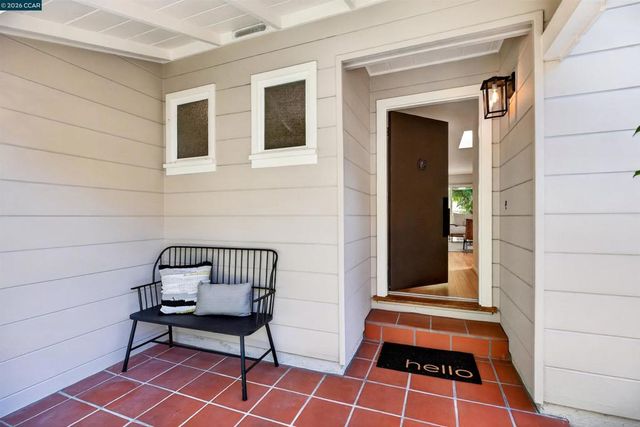 218 Overhill Rd, Orinda, CA 94563