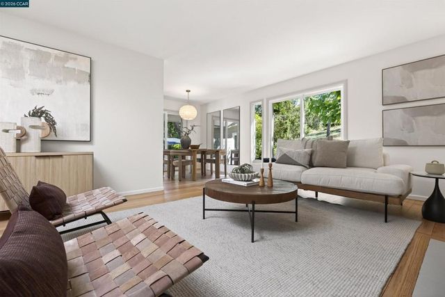 218 Overhill Rd, Orinda, CA 94563