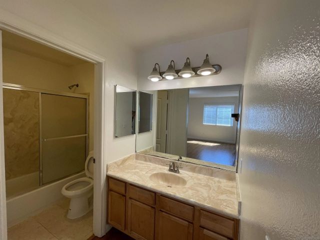 4013 Oakcrest Dr 3, San Diego, CA 92105