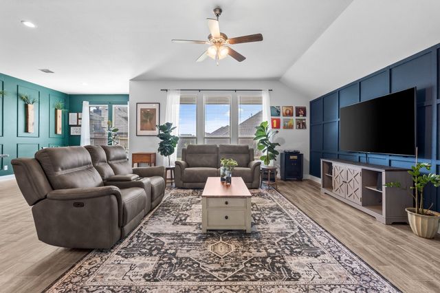 372 Chapel Hill Drive, Forney, TX 75126