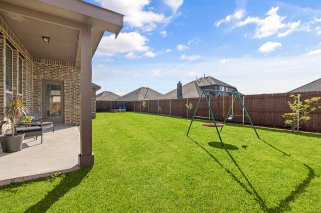 372 Chapel Hill Drive, Forney, TX 75126