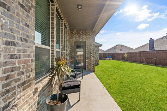 372 Chapel Hill Drive, Forney, TX 75126