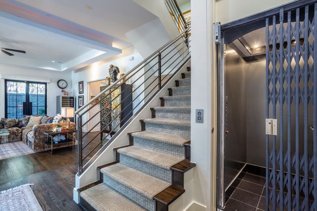 2630 WELBORN Street, Dallas, TX 75219