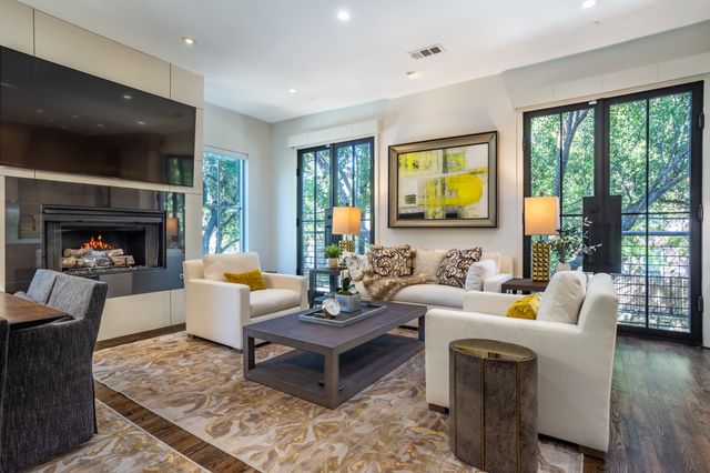 2630 WELBORN Street, Dallas, TX 75219