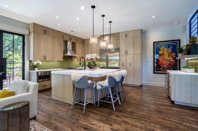 2630 WELBORN Street, Dallas, TX 75219