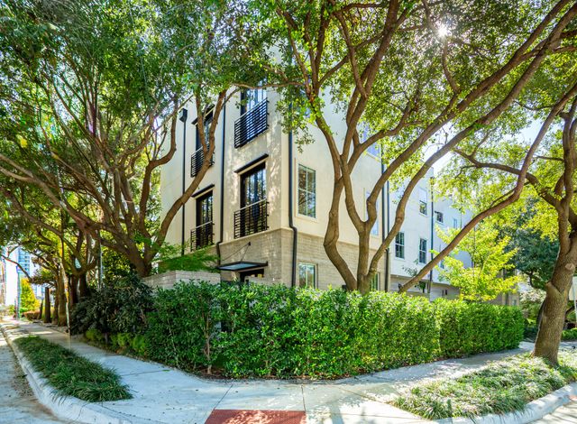 2630 WELBORN Street, Dallas, TX 75219