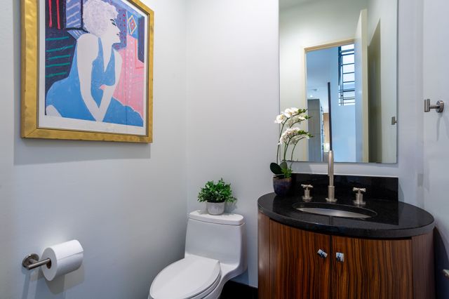 2630 WELBORN Street, Dallas, TX 75219