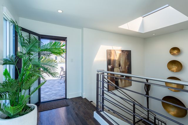 2630 WELBORN Street, Dallas, TX 75219