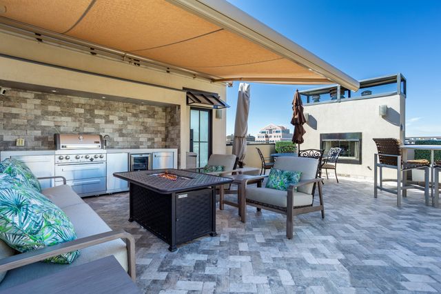 2630 WELBORN Street, Dallas, TX 75219