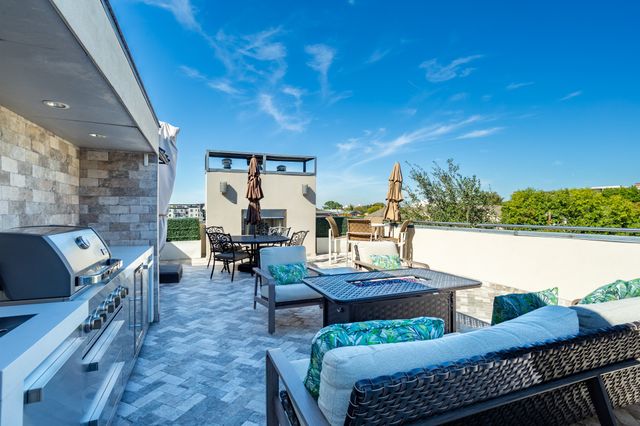 2630 WELBORN Street, Dallas, TX 75219