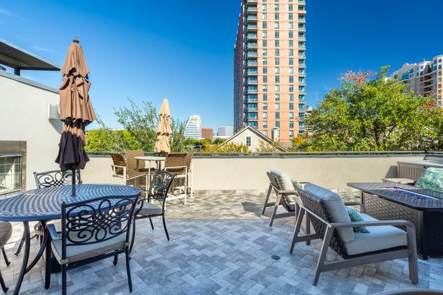 2630 WELBORN Street, Dallas, TX 75219