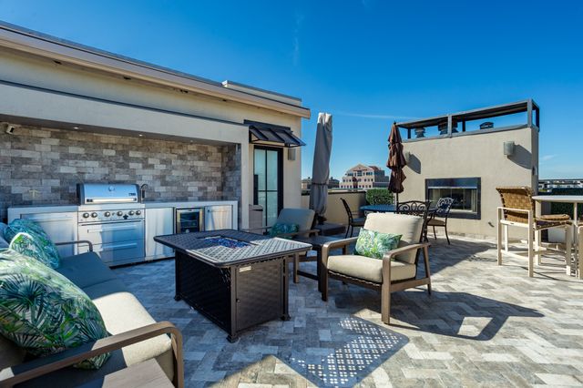 2630 WELBORN Street, Dallas, TX 75219