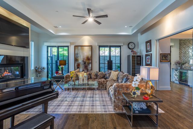 2630 WELBORN Street, Dallas, TX 75219