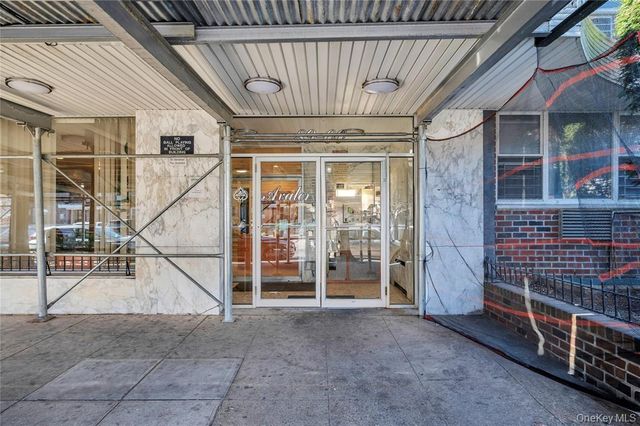 89-00 170th Street 10M, Jamaica, NY 11432