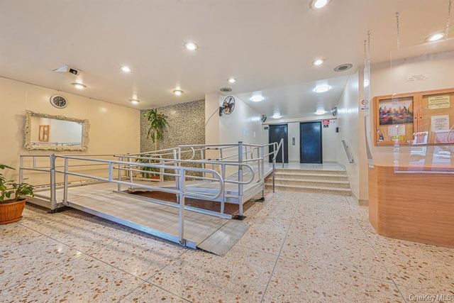 89-00 170th Street 10M, Jamaica, NY 11432