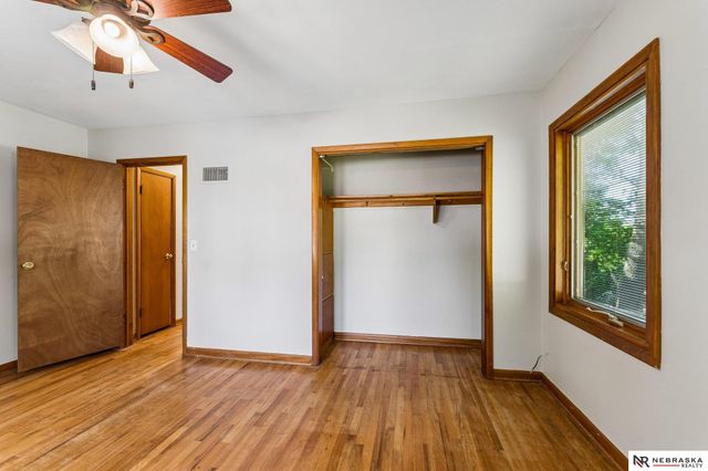 4839 Pine Street, Omaha, NE 68106