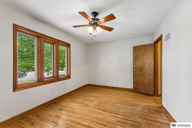 4839 Pine Street, Omaha, NE 68106