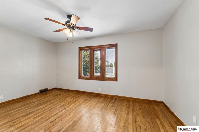 4839 Pine Street, Omaha, NE 68106