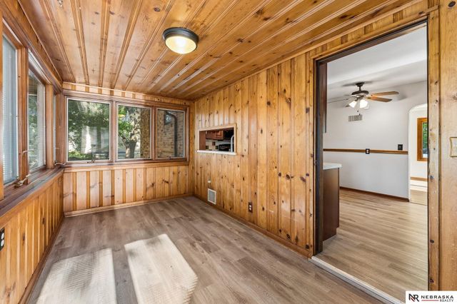4839 Pine Street, Omaha, NE 68106