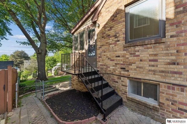 4839 Pine Street, Omaha, NE 68106