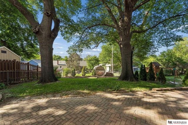 4839 Pine Street, Omaha, NE 68106