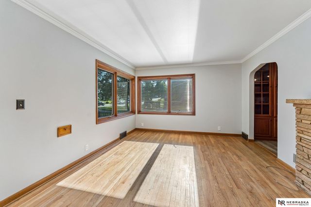 4839 Pine Street, Omaha, NE 68106