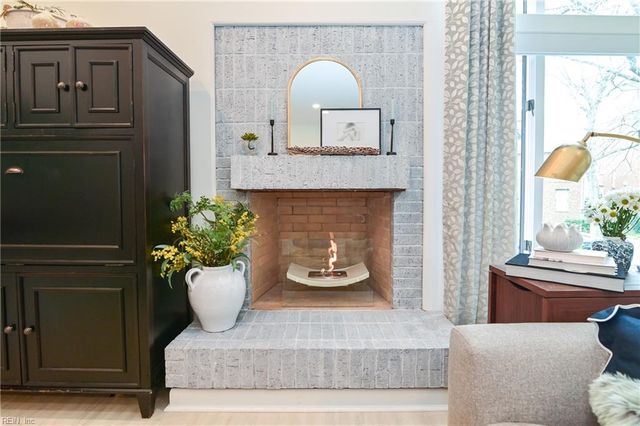 696 Mowbray Arch Apt 320, Norfolk, VA 23507