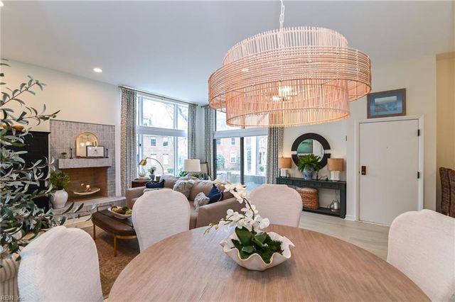 696 Mowbray Arch Apt 320, Norfolk, VA 23507