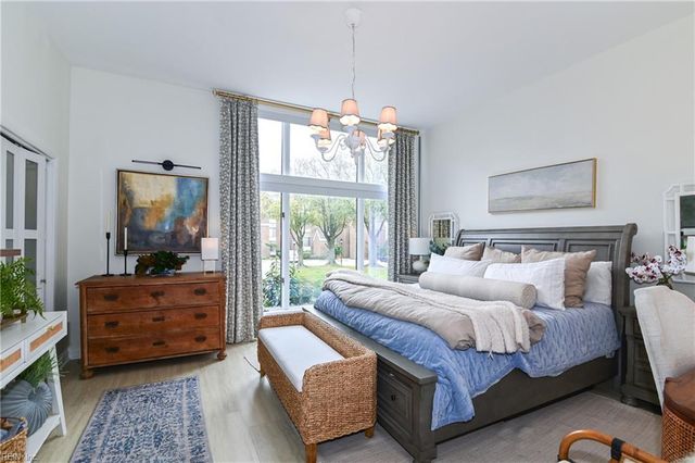 696 Mowbray Arch Apt 320, Norfolk, VA 23507