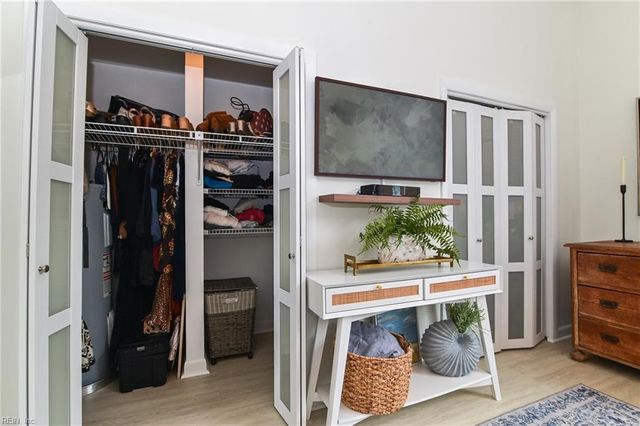 696 Mowbray Arch Apt 320, Norfolk, VA 23507