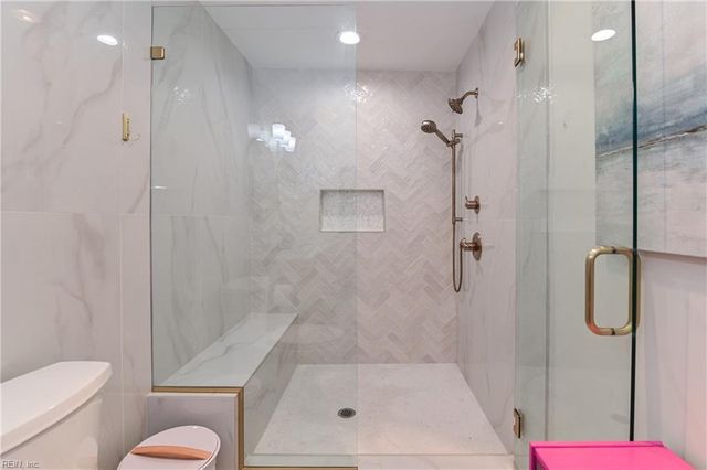 696 Mowbray Arch Apt 320, Norfolk, VA 23507