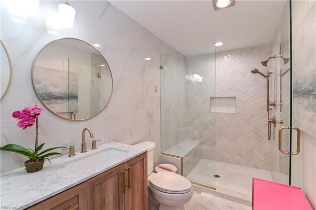 696 Mowbray Arch Apt 320, Norfolk, VA 23507