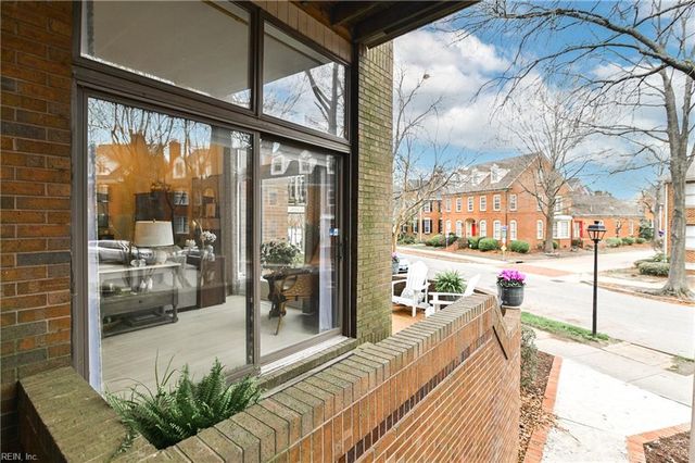 696 Mowbray Arch Apt 320, Norfolk, VA 23507