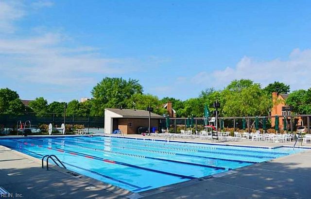 696 Mowbray Arch Apt 320, Norfolk, VA 23507