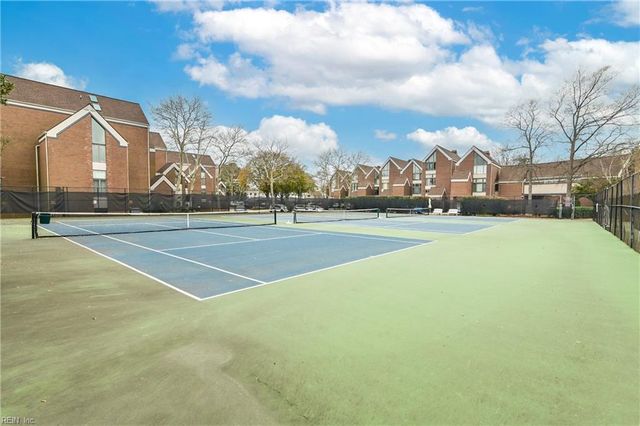 696 Mowbray Arch Apt 320, Norfolk, VA 23507