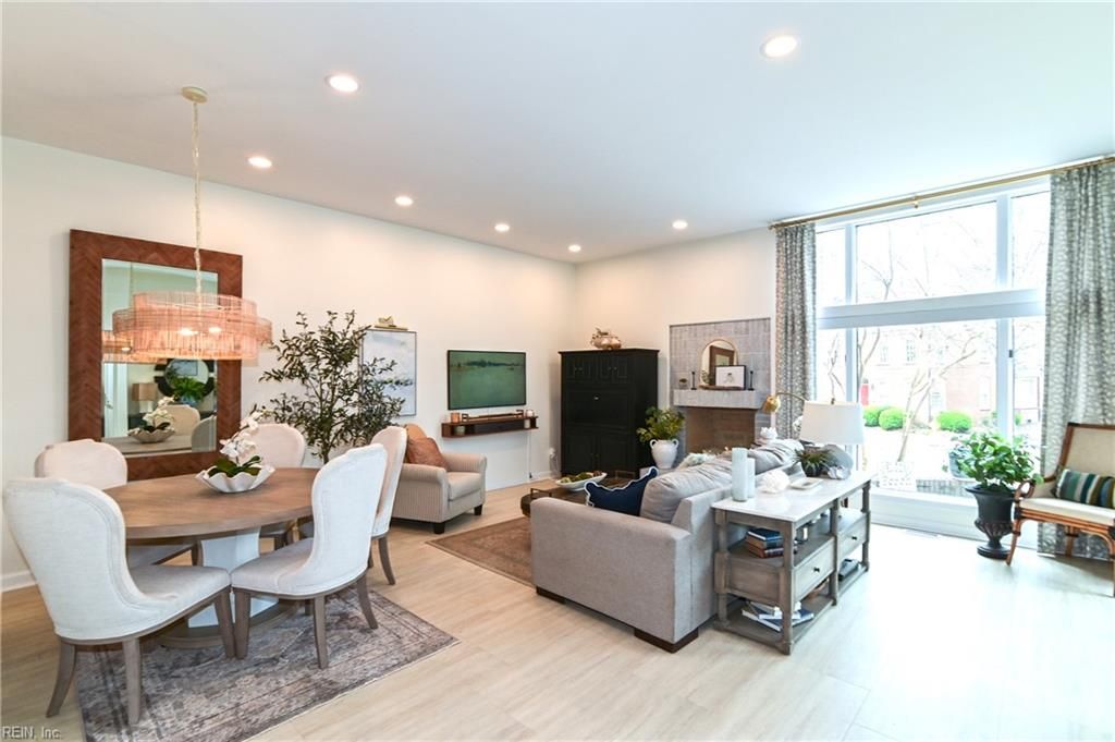 696 Mowbray Arch Apt 320, Norfolk, VA 23507