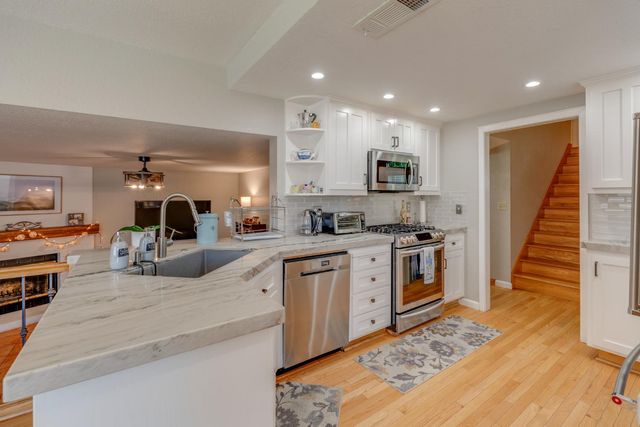 2620 Dardanelle Dr, Modesto, CA 95355