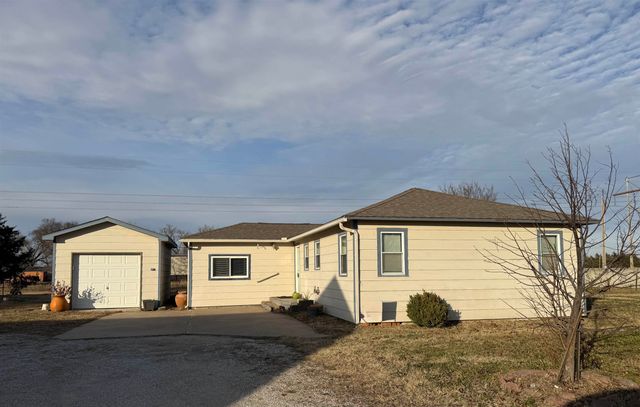 5943 N Ridge Rd, Maize, KS 67101
