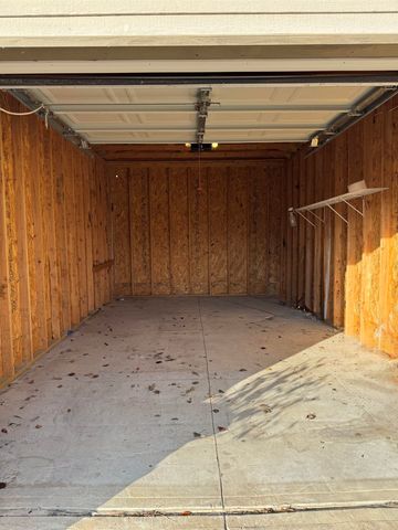 5943 N Ridge Rd, Maize, KS 67101