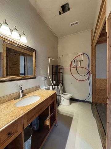 5943 N Ridge Rd, Maize, KS 67101