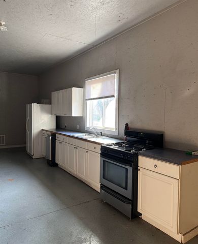 5943 N Ridge Rd, Maize, KS 67101