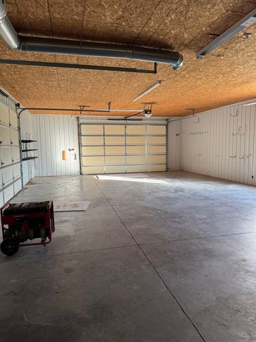 5943 N Ridge Rd, Maize, KS 67101