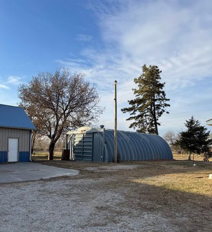 5943 N Ridge Rd, Maize, KS 67101